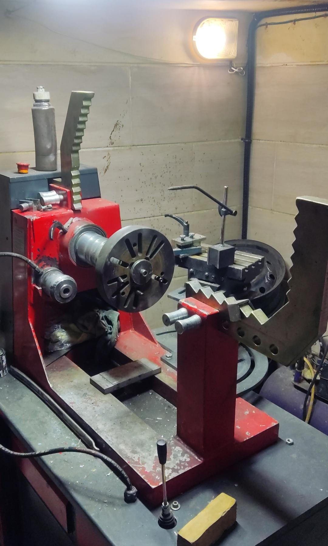 عکس پخش لاستیک‌ دولتی سعید