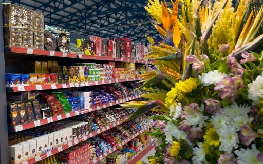 عکس فروشگاه مواد غذایی و هایپر مارکت اوجوز مارکت