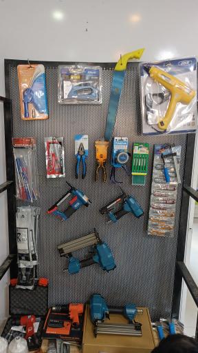 عکس ابزار و پارچه مبل چاره جو