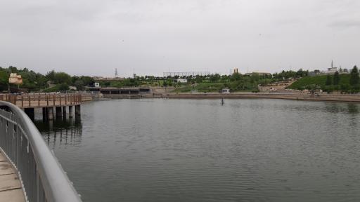 عکس دریاچه مصنوعی بوستان چهل بازه