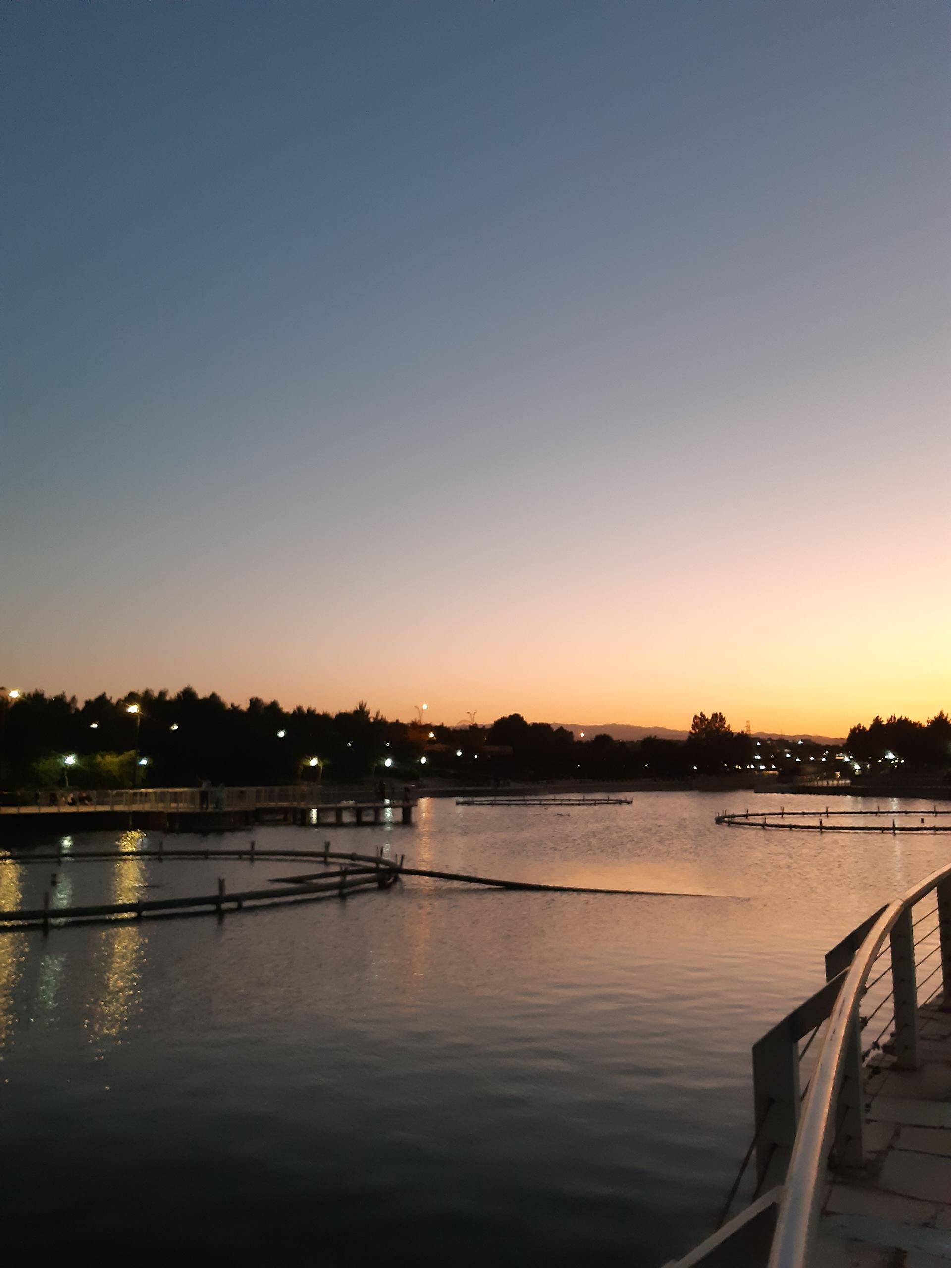 عکس دریاچه مصنوعی بوستان چهل بازه