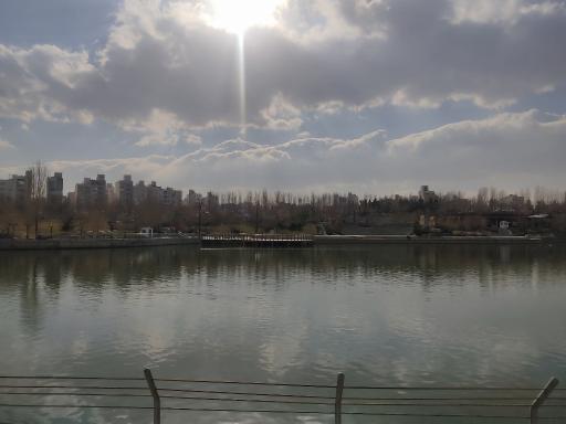 عکس دریاچه مصنوعی بوستان چهل بازه