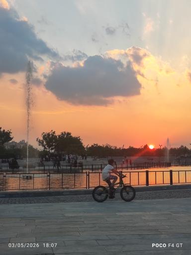 عکس دریاچه مصنوعی بوستان چهل بازه
