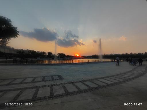 عکس دریاچه مصنوعی بوستان چهل بازه