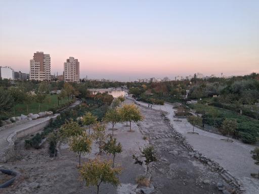 عکس دریاچه مصنوعی بوستان چهل بازه