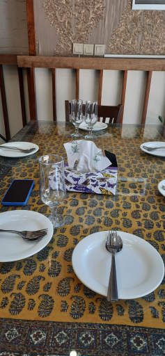 عکس رستوران دارچین