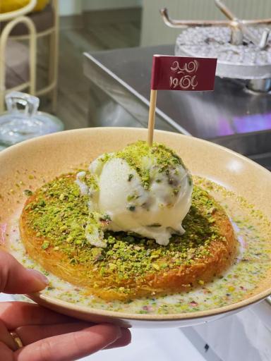 عکس باقلوا فروشی امید