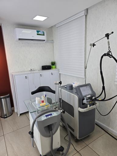 عکس کلینیک پوست مو و لیزر ری را