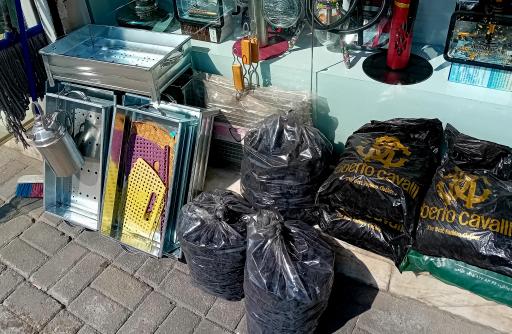 عکس صنایع دستی و قلیان فروشی طاها