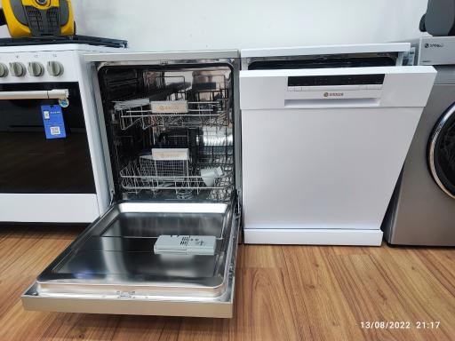 عکس فروشگاه زنجیره ای اسنوا