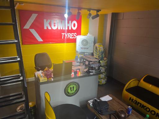 عکس لاستیک محمد صرافان در بازار