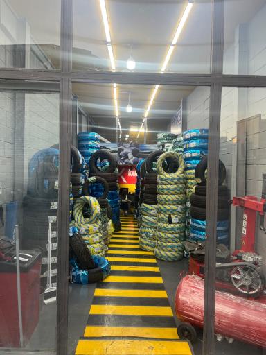 عکس لاستیک محمد صرافان در بازار