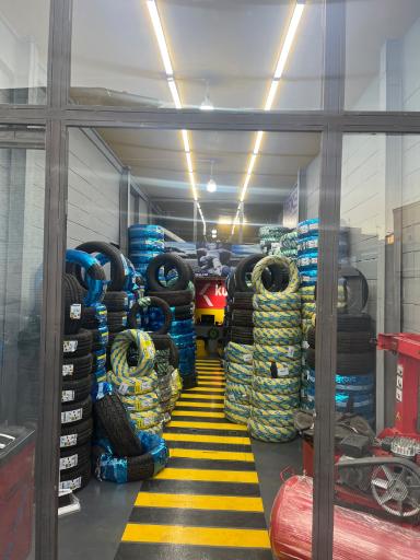 عکس لاستیک محمد صرافان در بازار