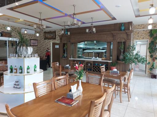 عکس کافه رستوران ایتالیایی پیانو