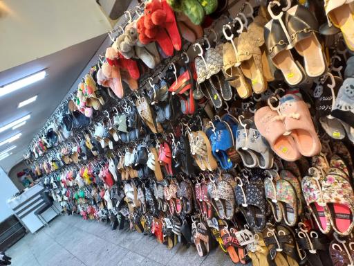 عکس فروشگاه کفش و دمپایی ماتاحلار