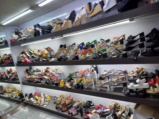 عکس فروشگاه کفش و دمپایی ماتاحلار