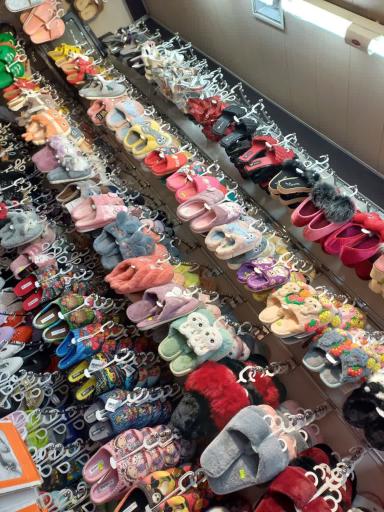 عکس فروشگاه کفش و دمپایی ماتاحلار