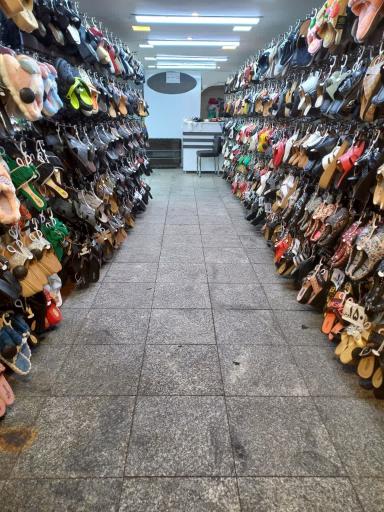 عکس فروشگاه کفش و دمپایی ماتاحلار