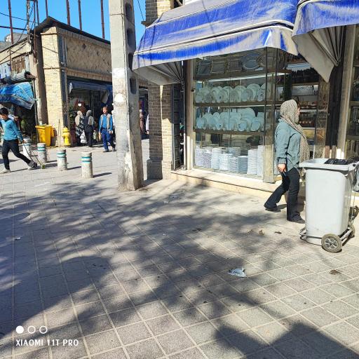 عکس لوازم پلاستیک و بلور قرائی