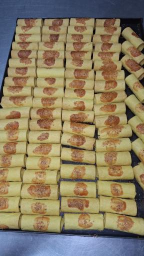 عکس تولیدی شیرینی آیناز