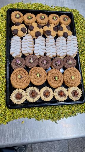 عکس تولیدی شیرینی آیناز