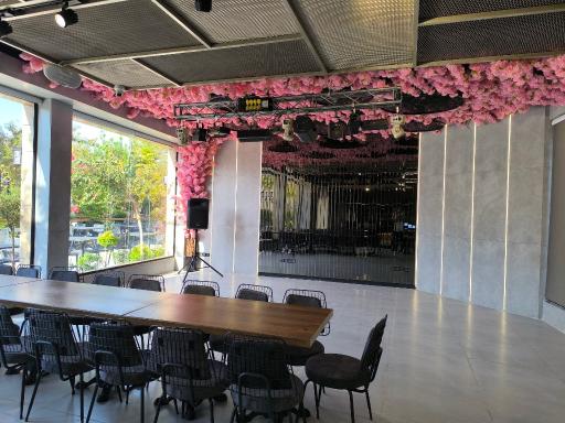 عکس رستوران لاوین گاردن