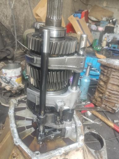 عکس تعمیرگاه ایسوزو رضا