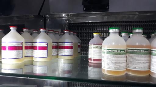 عکس داروخانه دامپزشکی و مرکز واکسیناسیون فراهان