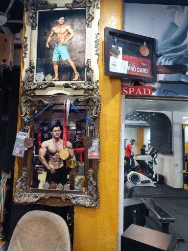 عکس باشگاه ورزشی اتم