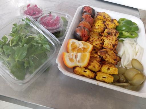 عکس جوجه کبابی دایی محسن 