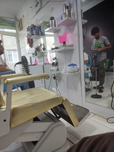 عکس پیرایش ریش و قیچی