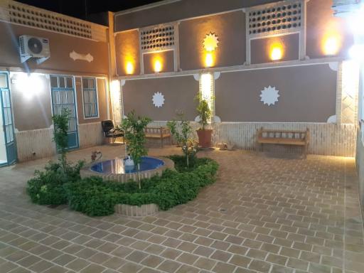 اقامتگاه بومگردی خورشید کویر یزد