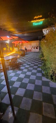 کافه شمعدونی 