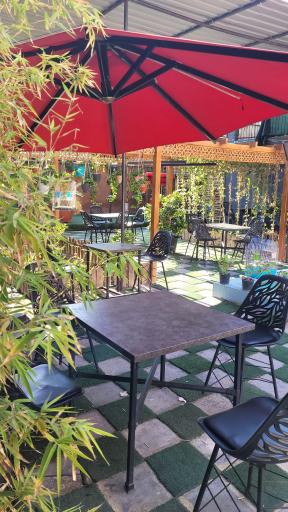 کافه شمعدونی 