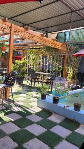 کافه شمعدونی 