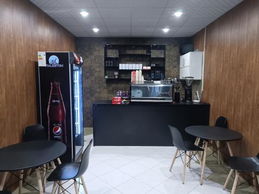 عکس کافه اوگاندا