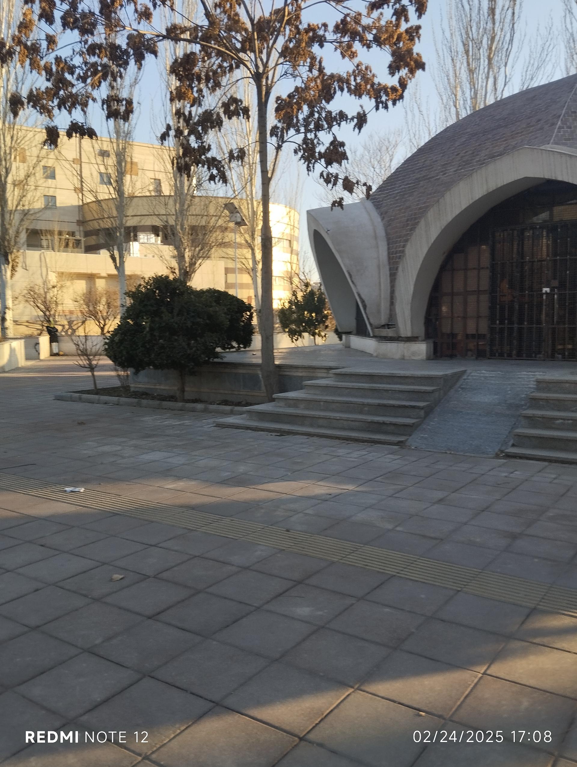 عکس نمازخانه پارک