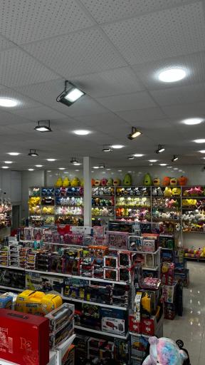 عکس فروشگاه اسباب بازی بنا