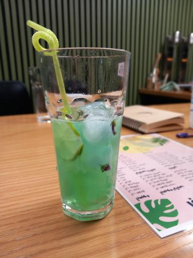 عکس کافه آبمیوه لمبو