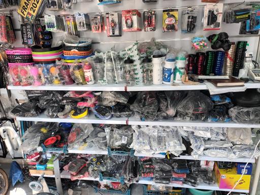 عکس تعمیرات دوچرخه دهقان