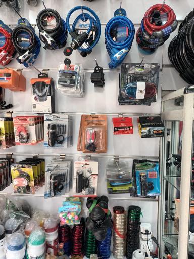 عکس تعمیرات دوچرخه دهقان