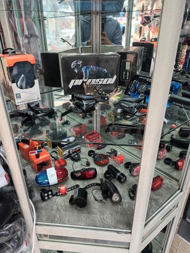 عکس تعمیرات دوچرخه دهقان