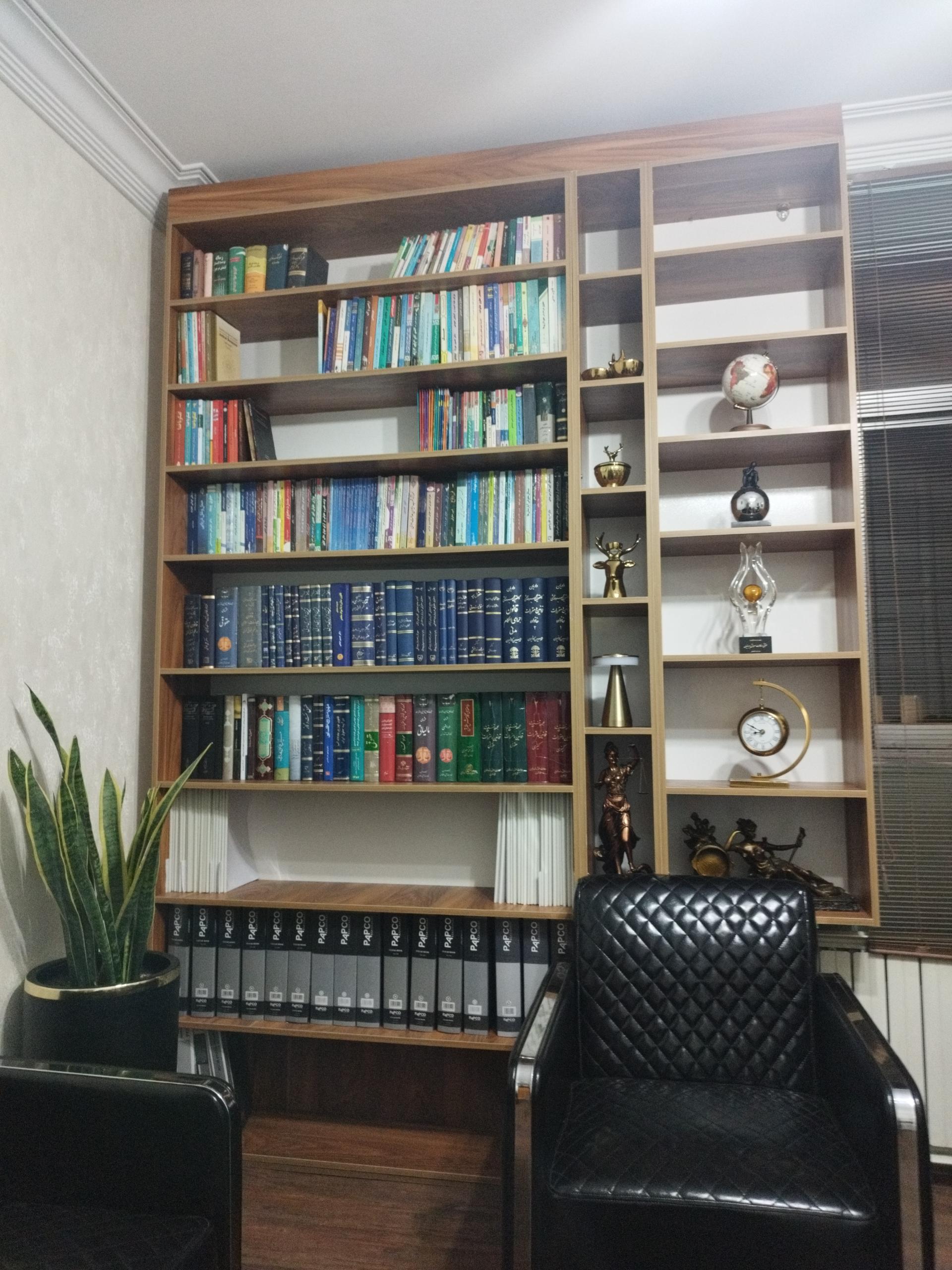 عکس دفتر وکالت مهدی سمنانی