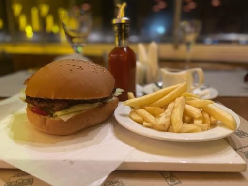 عکس کافه رستوران گلف