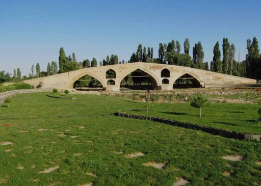 عکس پل تاریخی میربهاءالدین