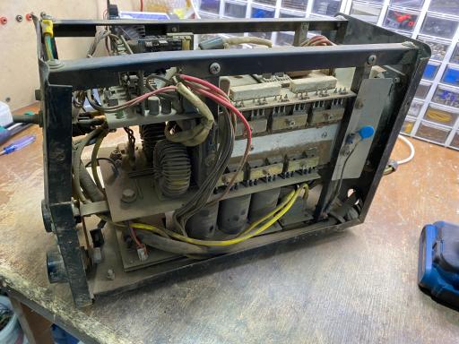 عکس تعمیر برد وسیم پیچی شهرام 