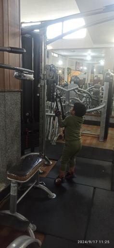 عکس باشگاه پرورش اندام مهدیار 