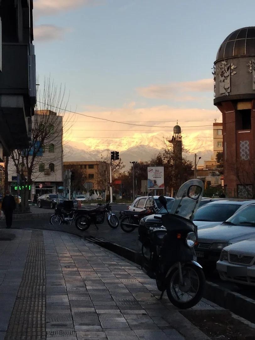 عکس میدان ابریشم