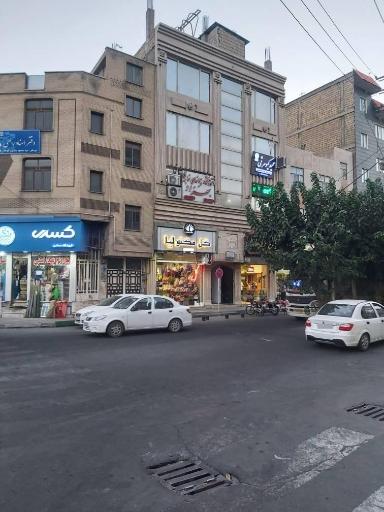 عکس دفتر وکالت کیومرثی