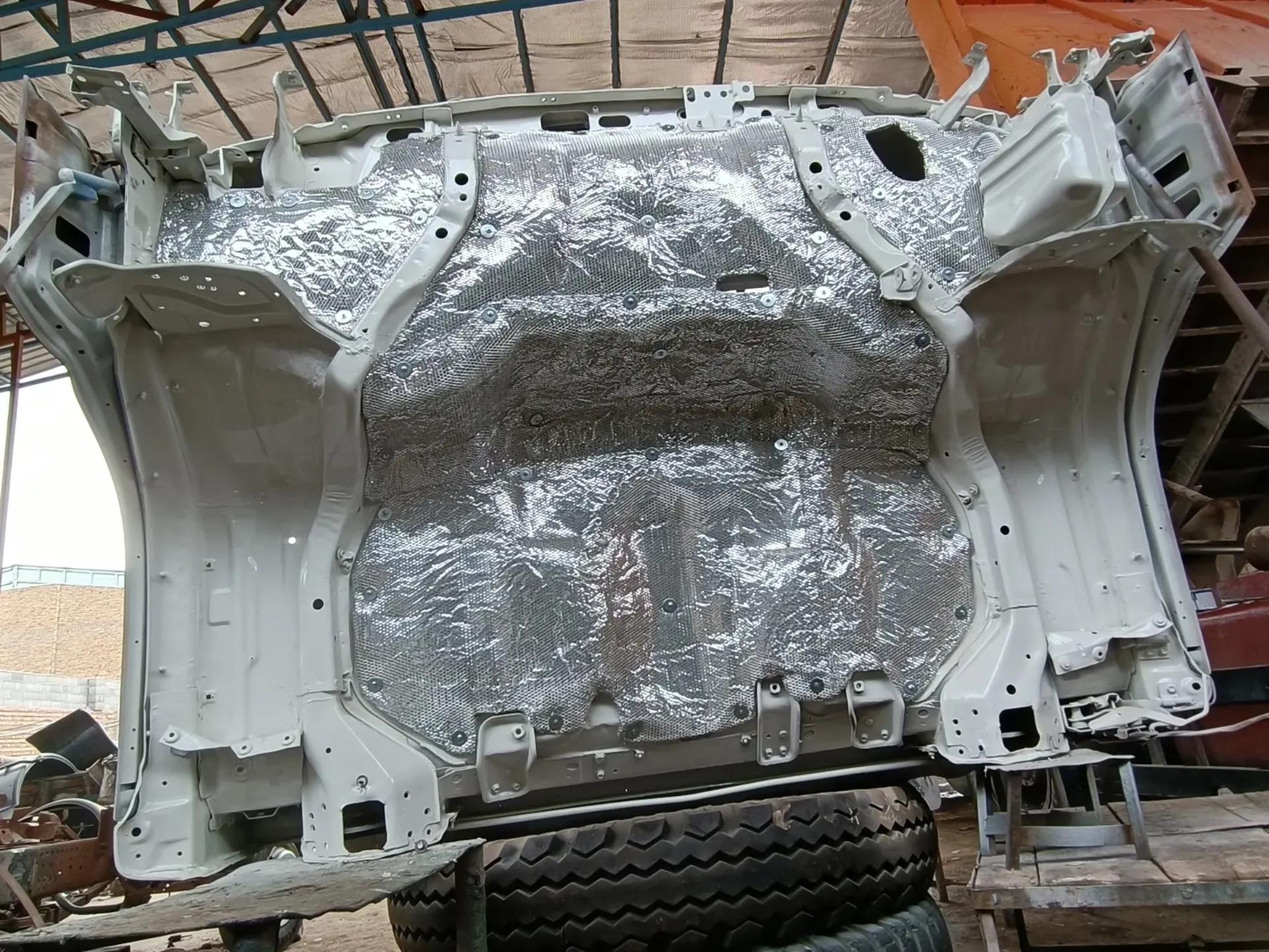 عکس عایق کاری نمد زیر پالونی کامیون (جواد رضوی)